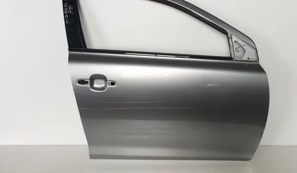 Suzuki Kizashi Front door 