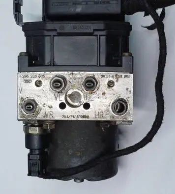 BMW 5 E39 ABS Pump 6758969 0265225005 0265950002