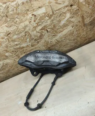 Mercedes-Benz CLS C257 Front brake caliper 