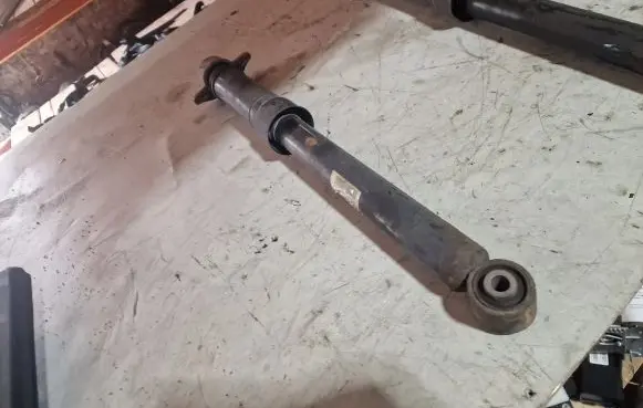 Buick Encore I Rear shock absorber/damper 95271438