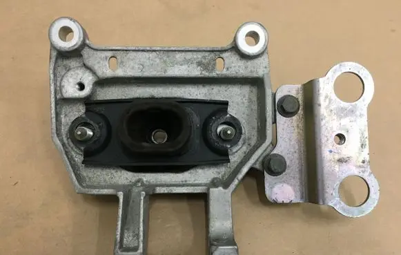 Nissan Micra K14 Engine mount bracket 112205FD0B