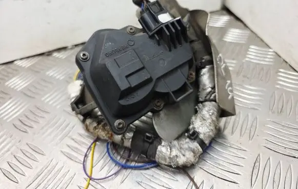 Nissan Juke I F15 Throttle valve 15414E4134 50885503