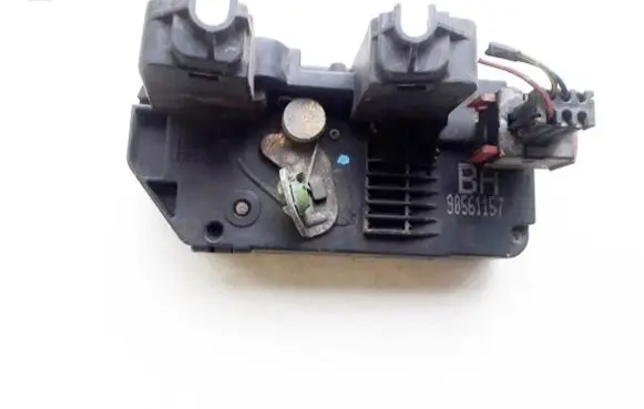 Opel Zafira A Rear door lock 90561157