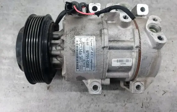 KIA Carens II Air conditioning (A/C) compressor (pump) 97701-1D200