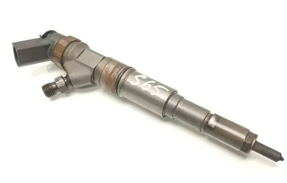 BMW 5 E60 E61 Fuel injector 7794652 0445110212
