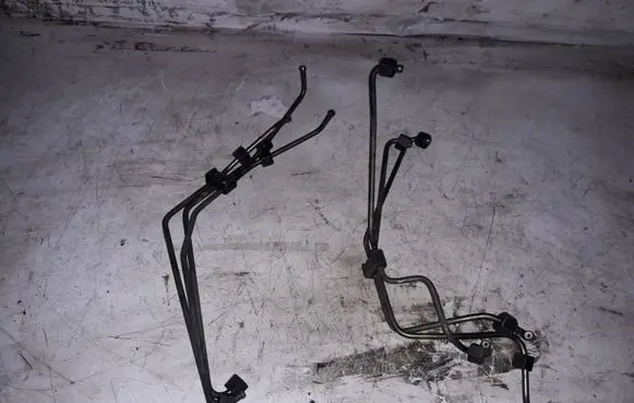 Audi A6 S6 C5 4B Fuel line pipe