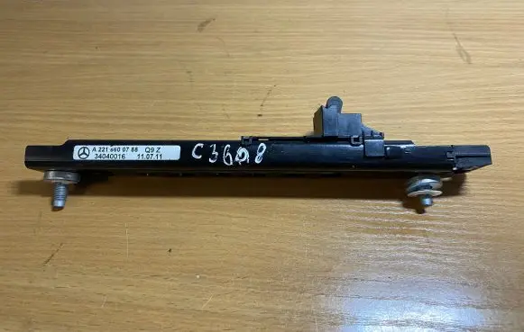 Mercedes-Benz S W221 Seat belt adjustment motor A2218600788 C3608