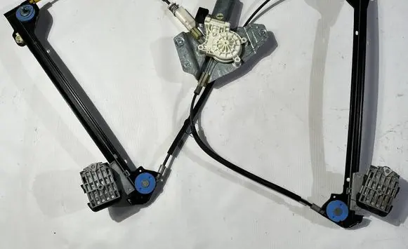 Dodge Challenger Front door window regulator with motor 969690