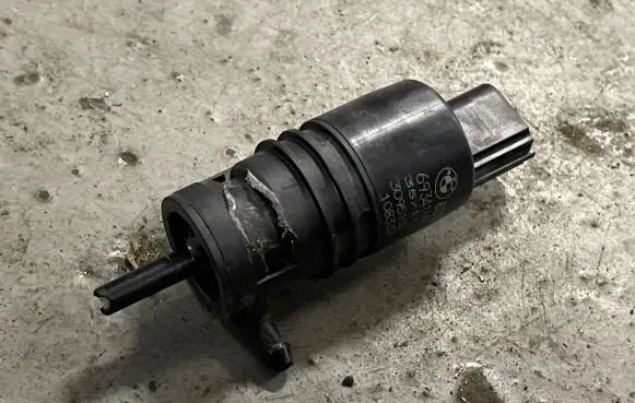 BMW X3 F25 Windscreen/windshield washer pump 6934160 10833217 3095102