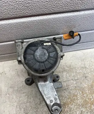 Audi A6 S6 C6 4F Engine mount bracket 4G0199308