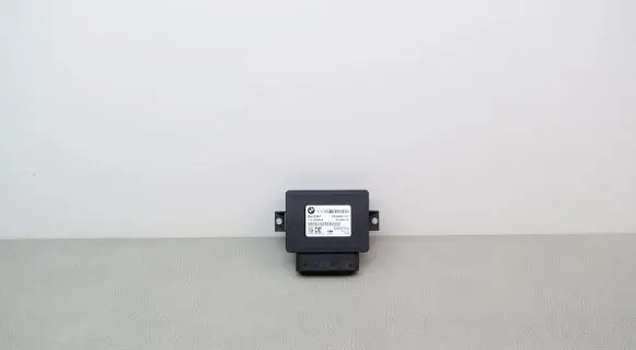 BMW 5 F10 F11 Rear brake EMF control unit/module 6858017