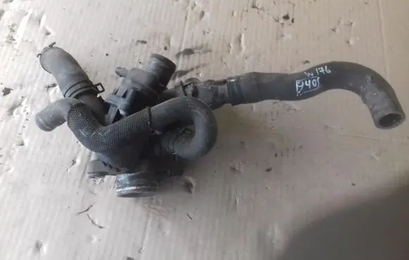 Mercedes-Benz A W176 Thermostat housing A2702030682