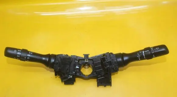 Toyota Avensis T270 Headlight wiper switch 