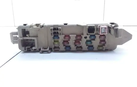 Mazda 626 Relay mounting block 4920 8L260217