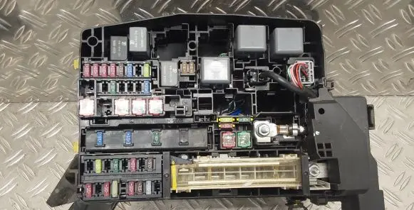 Toyota Verso Fuse box set 821110FM61