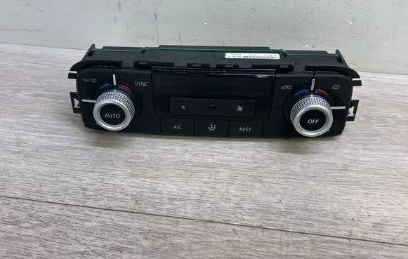 Volkswagen Touareg II Climate control unit 7P6907040CD