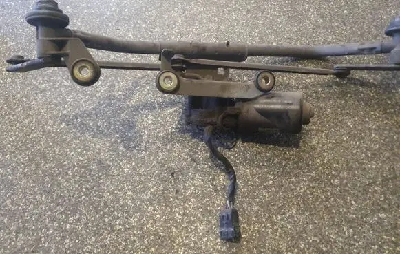 Peugeot 806 Front wiper linkage and motor