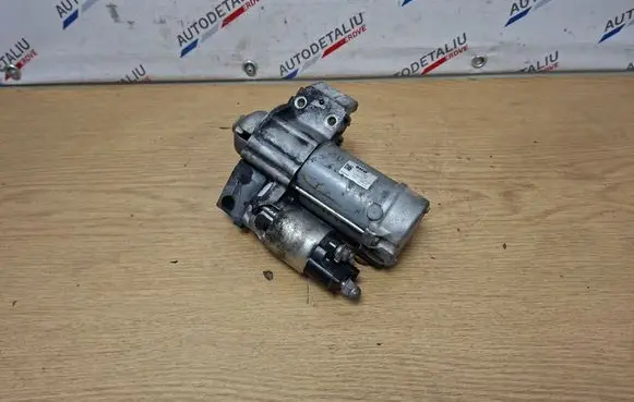 BMW X3 F25 Starter motor 8570846