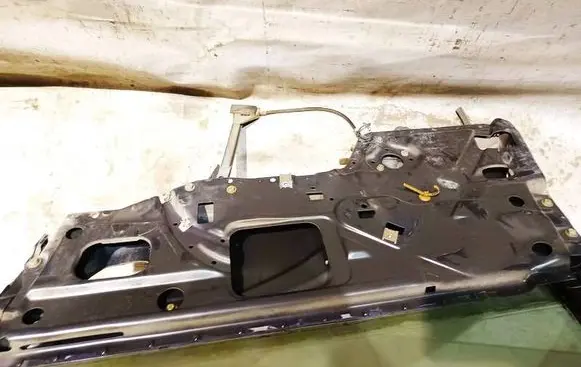 Audi 80 90 S2 B4 Front door window/glass frame 