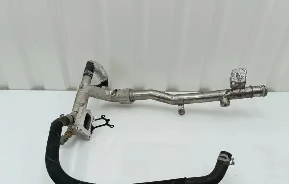 Ford Mustang VI Engine coolant pipe/hose FR3E8K556BC