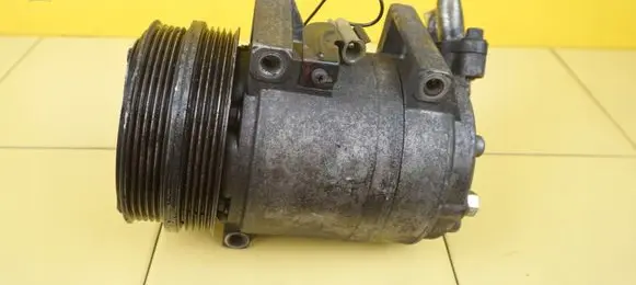 Volvo C30 Air conditioning (A/C) compressor (pump) 31308257 D5204T