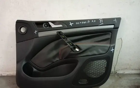 Skoda Octavia Mk2 (1Z) Sliding door card 