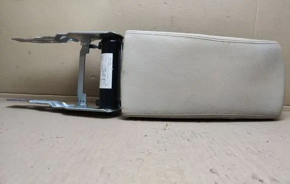 Volkswagen PASSAT CC Armrest 3C0864207M