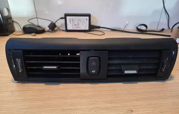 BMW 1 F20 F21 Dash center air vent grill 9205357 507891