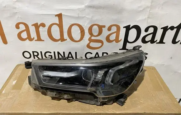 Toyota Hilux (AN120, AN130) Headlight/headlamp 81150YP121