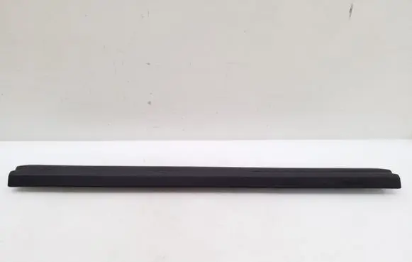 Sill/side skirt trim