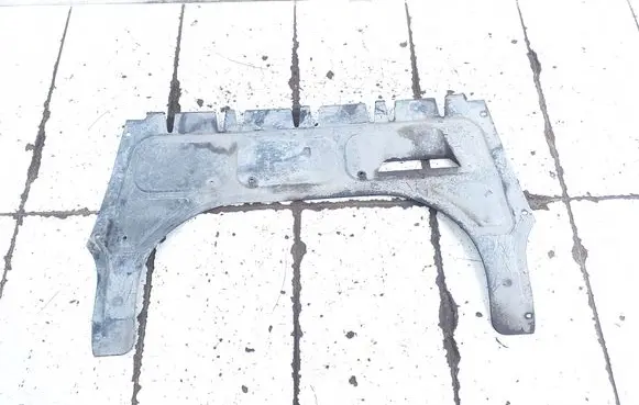 Volkswagen Polo Front bumper skid plate/under tray 6Q0825237R