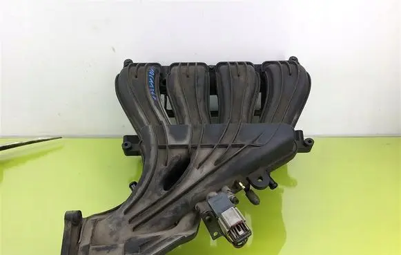 Chrysler PT Cruiser Intake manifold 04884557AB