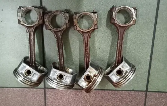 Opel Agila A Piston with connecting rod 000