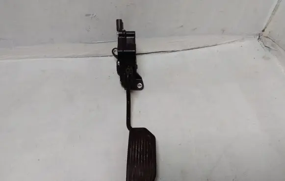 Toyota Prius (XW30) Accelerator throttle pedal 7811012040 1988007830