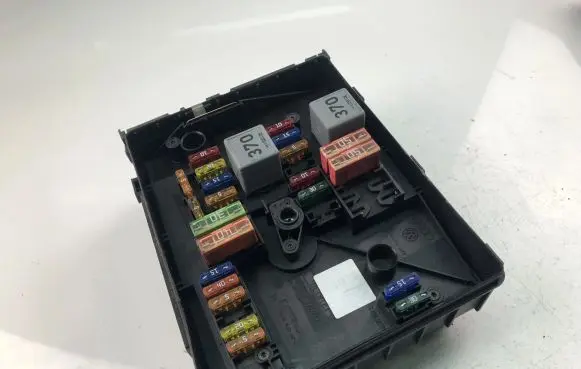 Skoda Superb B6 (3T) Fuse box set 1K0937125A