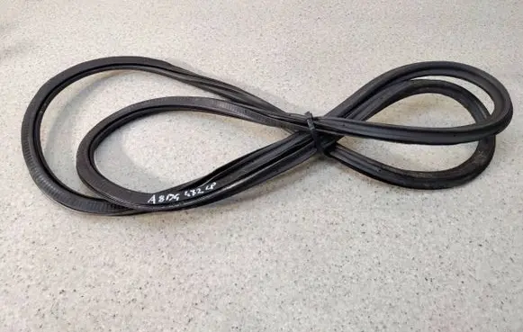 Audi A8 S8 D4 4H Rubber seal front door (on door) 
