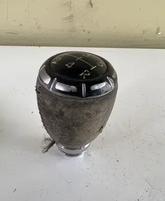 Mitsubishi Pajero Gear lever shifter trim leather/knob 