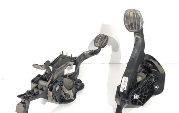 Citroen Berlingo Pedal assembly 9820886180
