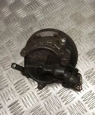 Nissan Primera Vacuum pump 146502J601