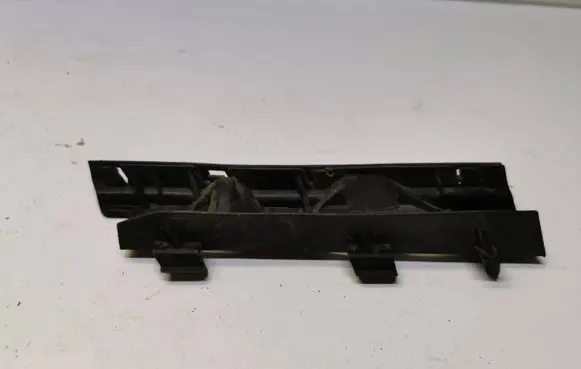 Volkswagen PASSAT B6 Front bumper mounting bracket 3C0807184