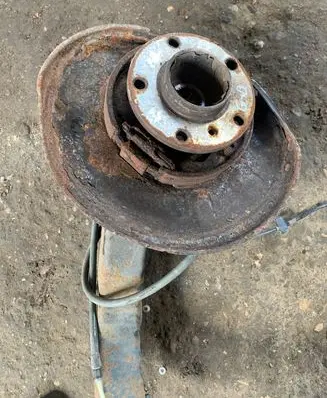 BMW X3 E83 Rear wheel hub