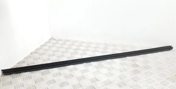 Audi A1 Rubber seal front coupe door window 8X3837479C 8X3837480C