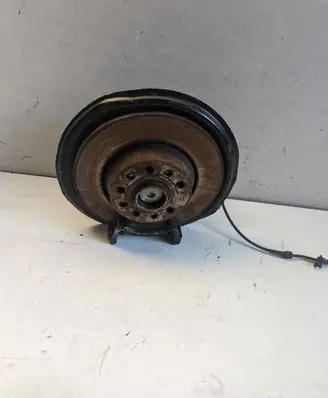 Volkswagen PASSAT B6 Rear wheel hub