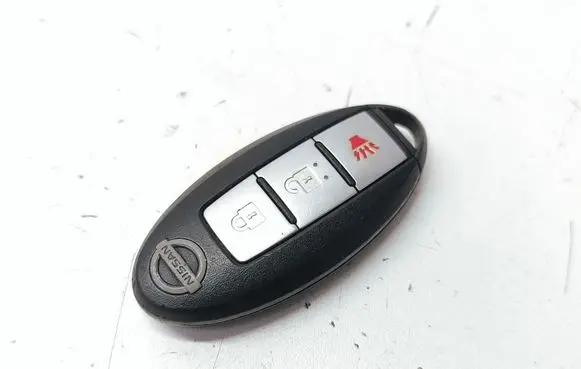 Nissan Juke I F15 Ignition key/card 