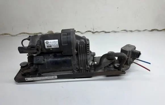 BMW 5 E60 E61 Air suspension compressor/pump 6789937 14178311 K0403805