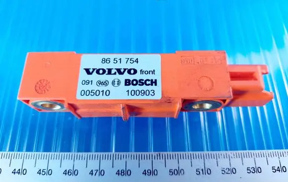 Volvo XC90 Airbag deployment crash/impact sensor 8651754 005010 100903