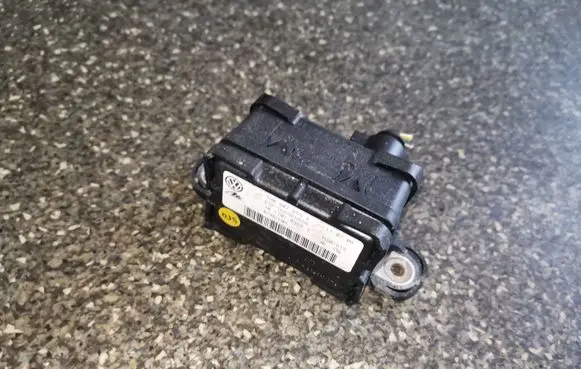 Volkswagen Golf V ESP acceleration yaw rate sensor 7H0907655A