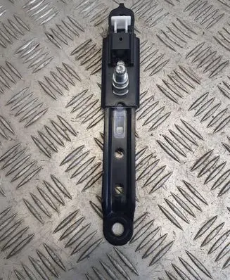 Toyota Avensis T270 Seat belt height adjuster 