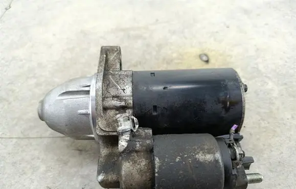 Mercedes-Benz E W211 Starter motor A0051513901