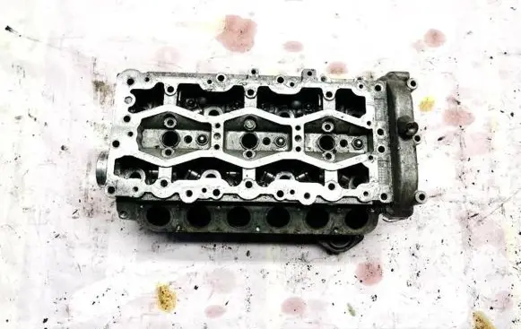Hyundai ix 55 Engine head 2500505 16130693